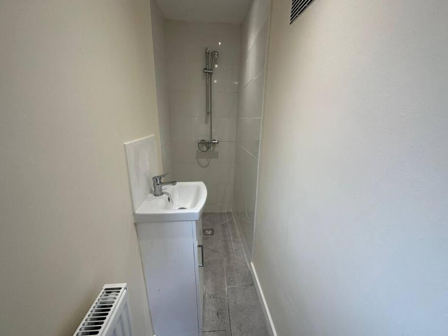 Big 3 Bedroom London House With 2 Bathroom Plumstead  Exterior photo