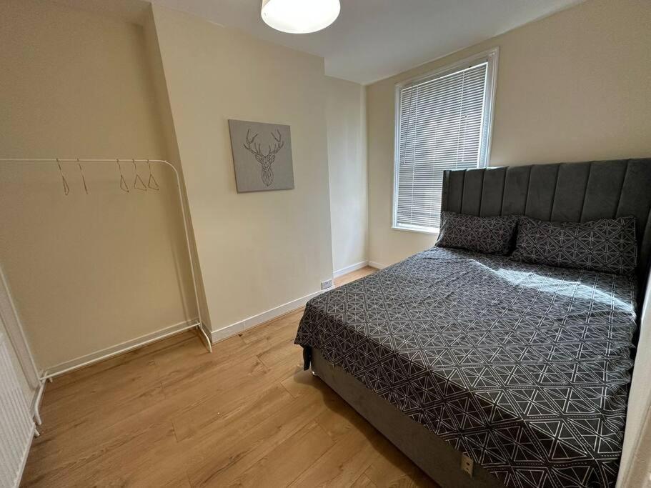 Big 3 Bedroom London House With 2 Bathroom Plumstead  Exterior photo