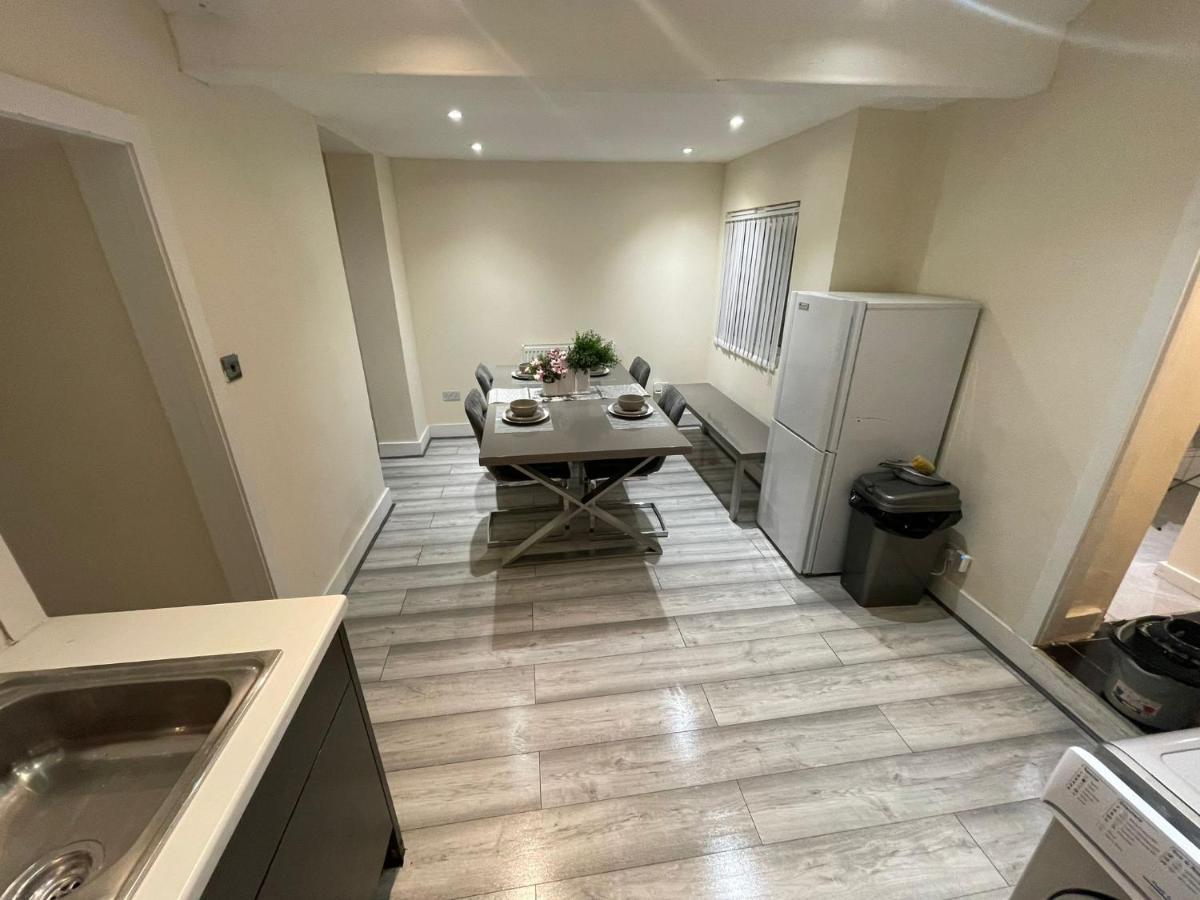 Big 3 Bedroom London House With 2 Bathroom Plumstead  Exterior photo