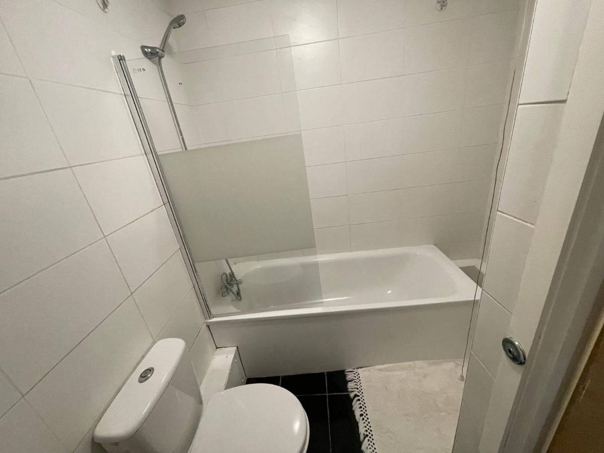 Big 3 Bedroom London House With 2 Bathroom Plumstead  Exterior photo
