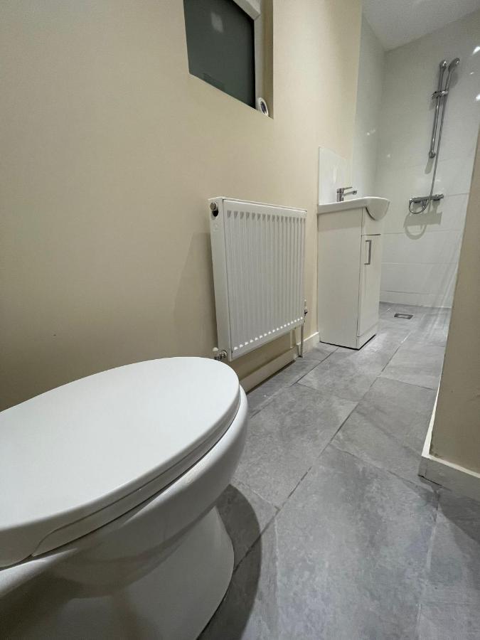 Big 3 Bedroom London House With 2 Bathroom Plumstead  Exterior photo