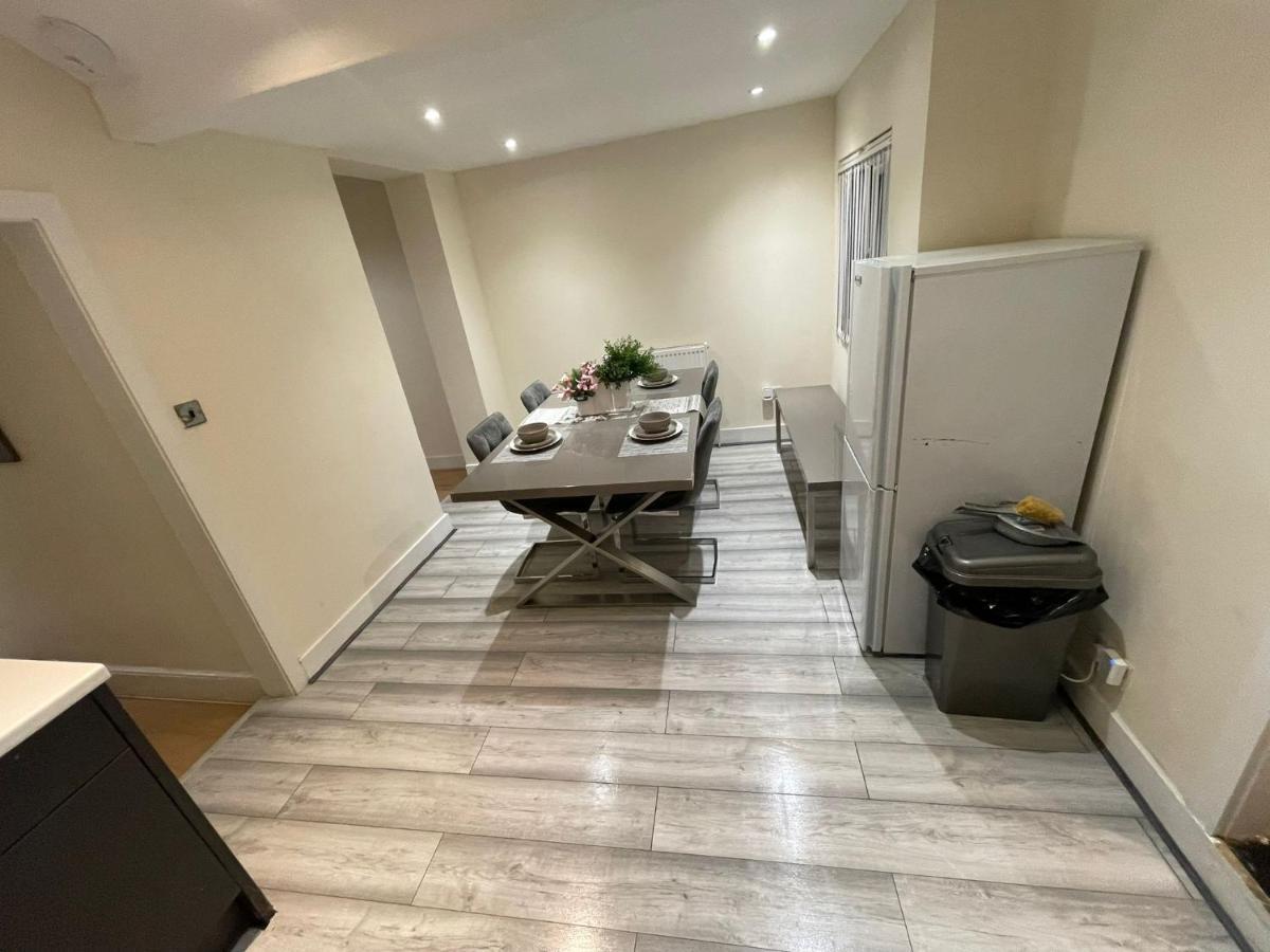 Big 3 Bedroom London House With 2 Bathroom Plumstead  Exterior photo