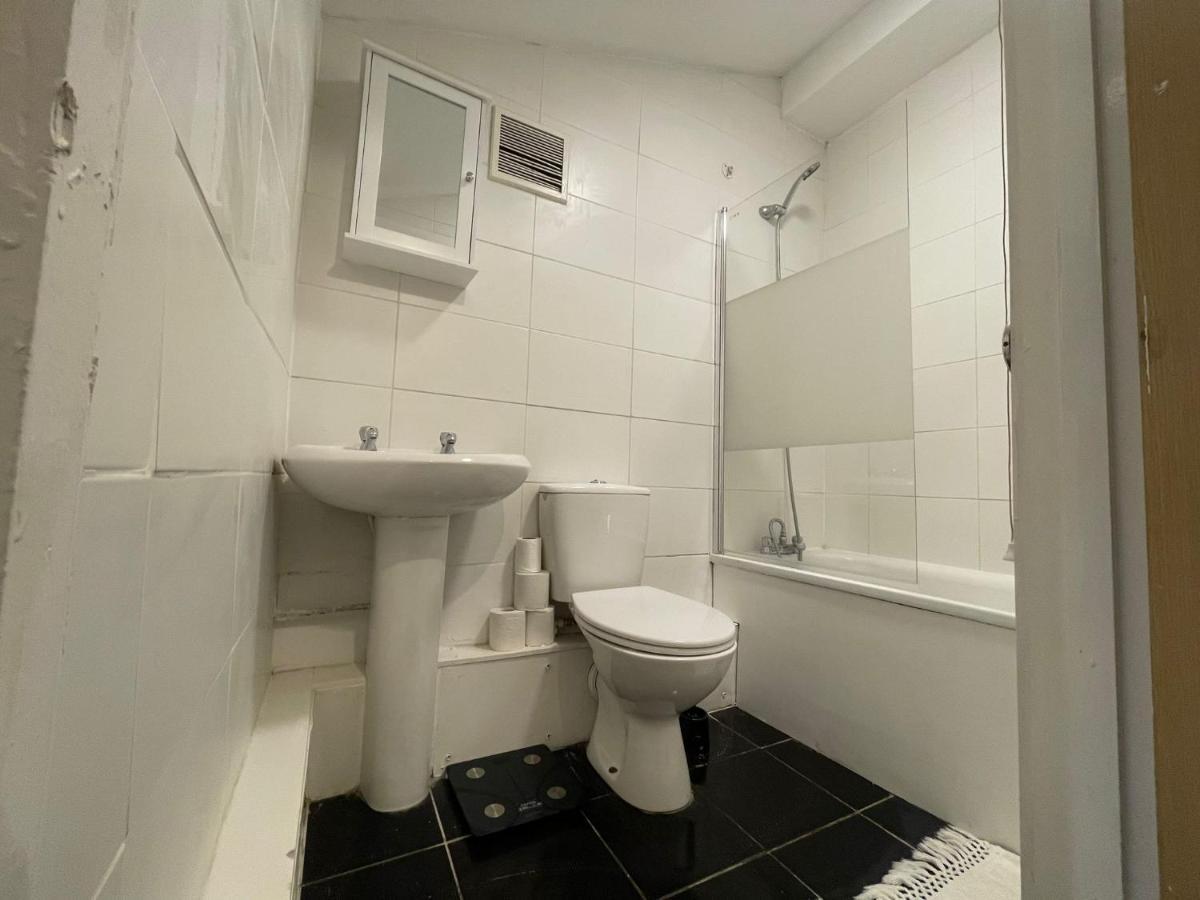 Big 3 Bedroom London House With 2 Bathroom Plumstead  Exterior photo