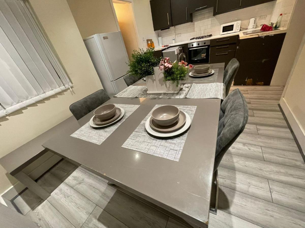 Big 3 Bedroom London House With 2 Bathroom Plumstead  Exterior photo