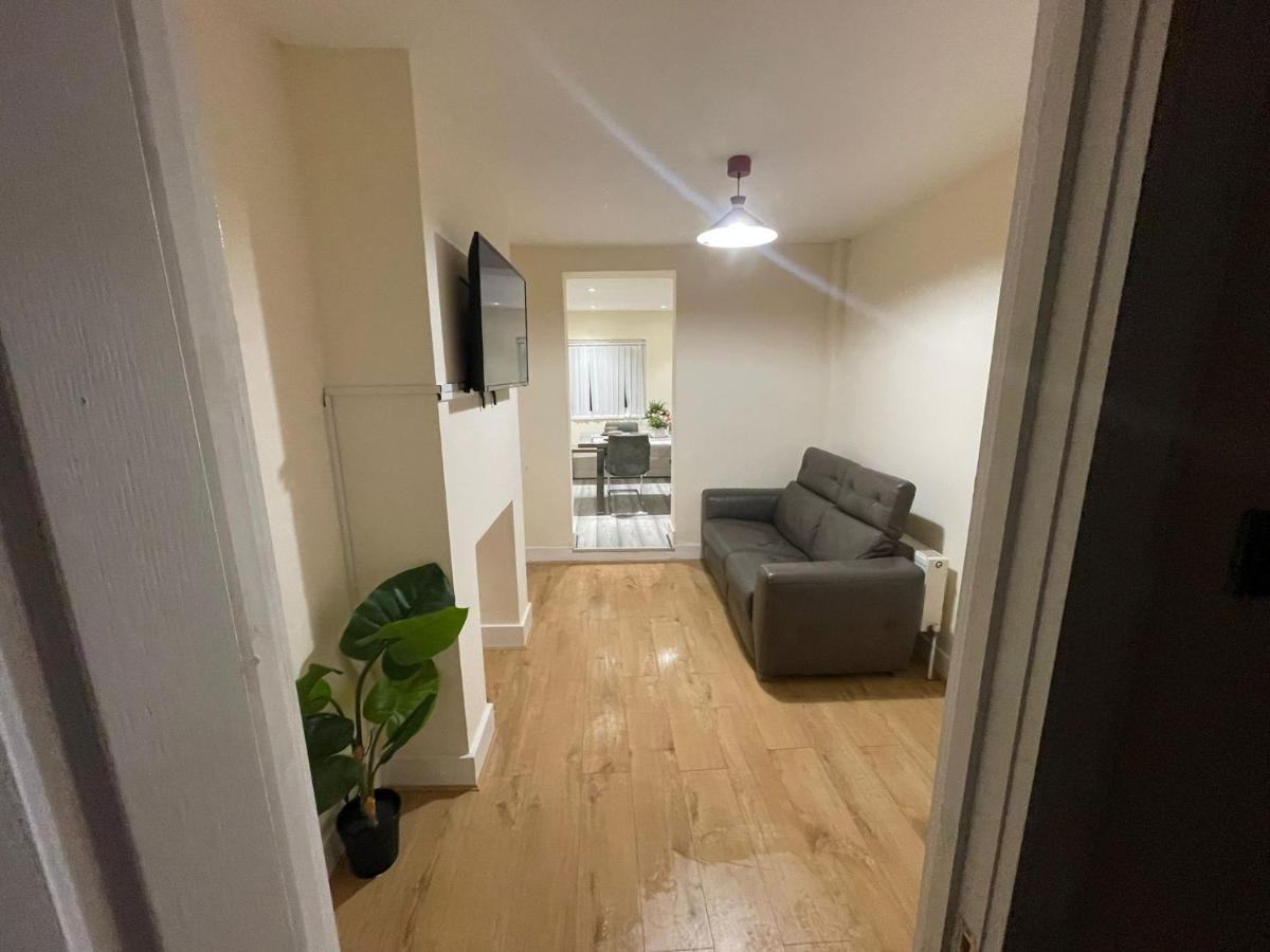 Big 3 Bedroom London House With 2 Bathroom Plumstead  Exterior photo